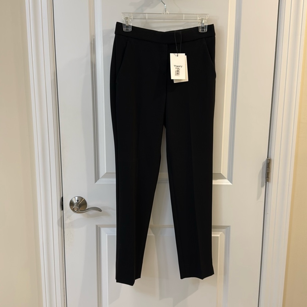 New black pants theory